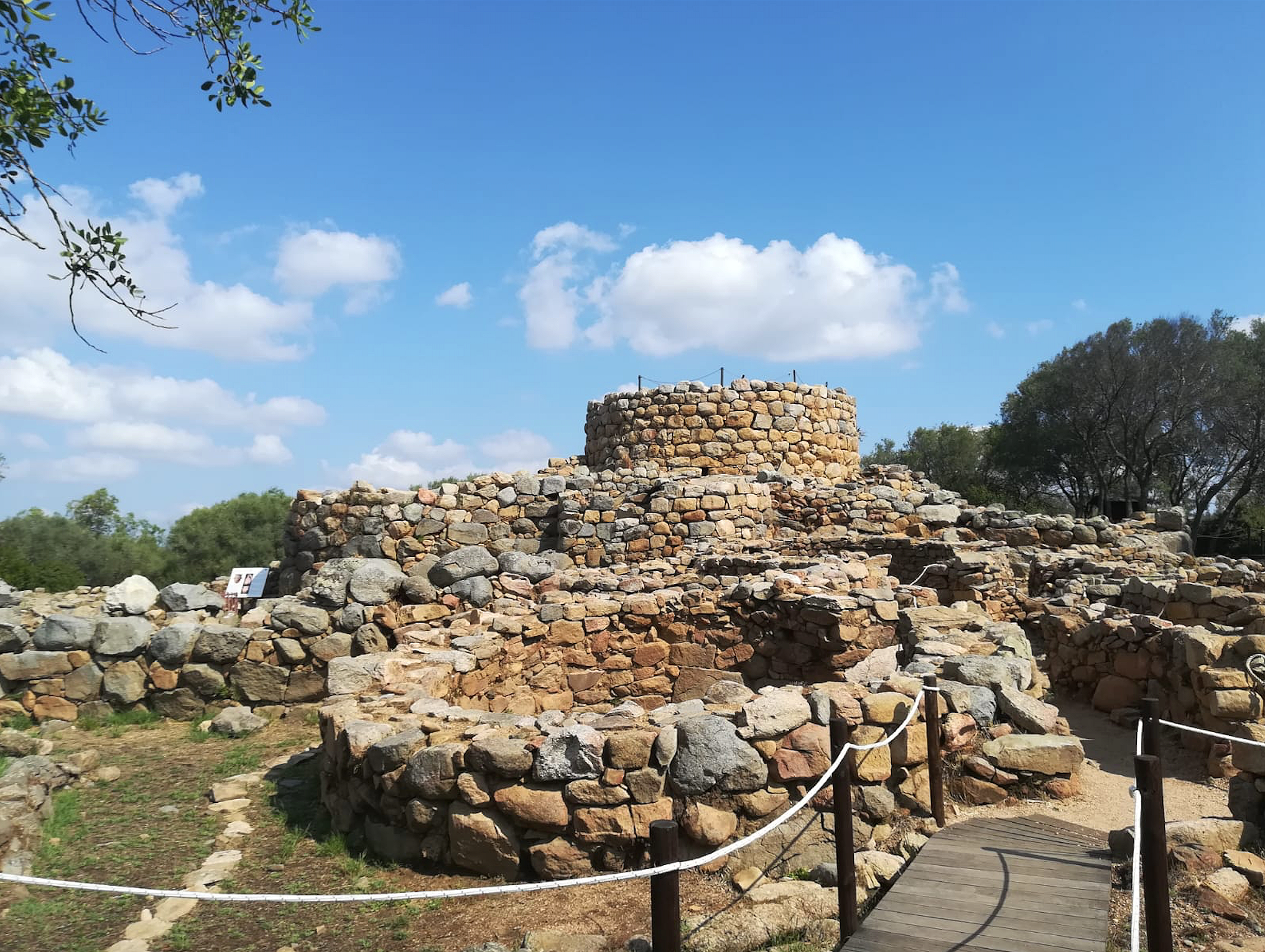Arzachena: Tour misto di 4 ore, con Archeologia e Degustazione di Vino - immagine 3