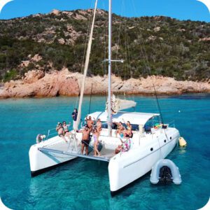 Da Palau: Escursione di una giornata in Catamarano nell’Arcipelago di La Maddalena, con pranzo