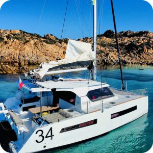 Da Palau: Escursione di una giornata in Catamarano nell’Arcipelago di La Maddalena, con pranzo