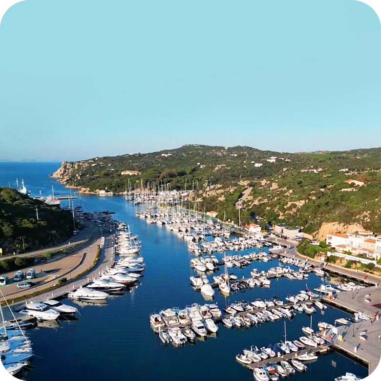 Da Santa Teresa di Gallura: Escursione giornaliera in barca a vela nel mare della Corsica - immagine 2