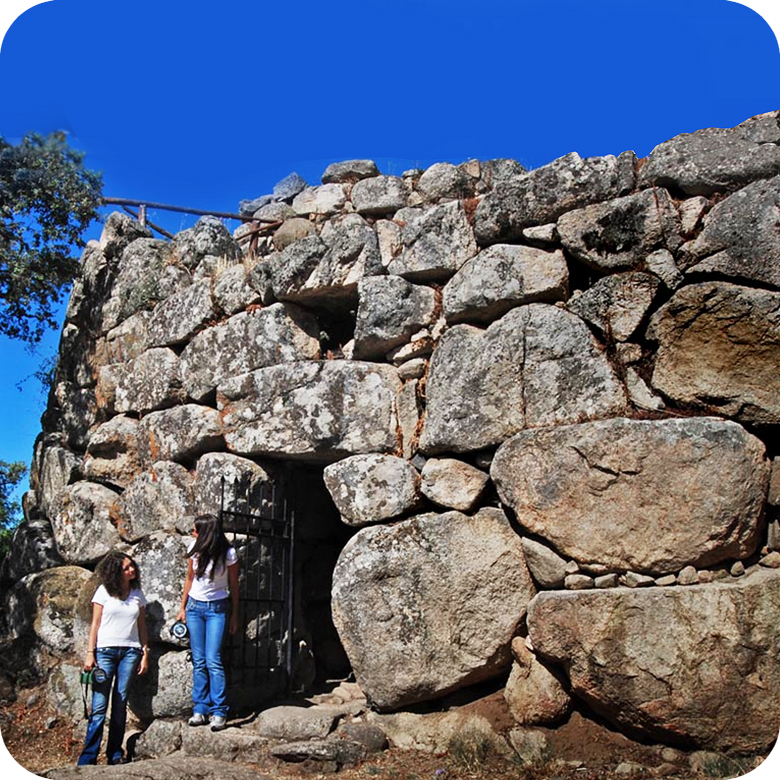 LA GALLURA: Visita guidata a Tempio Pausania e Calangianus, affascinanti comuni della Gallura famosi per l'artigianato di eccellenza. - immagine 2