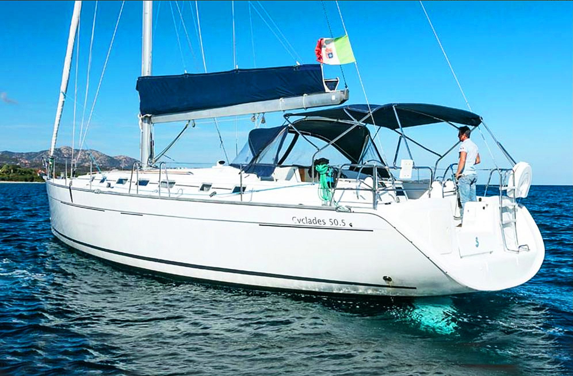 Da Santa Teresa di Gallura: Escursione giornaliera in barca a vela nel mare della Corsica - immagine 3